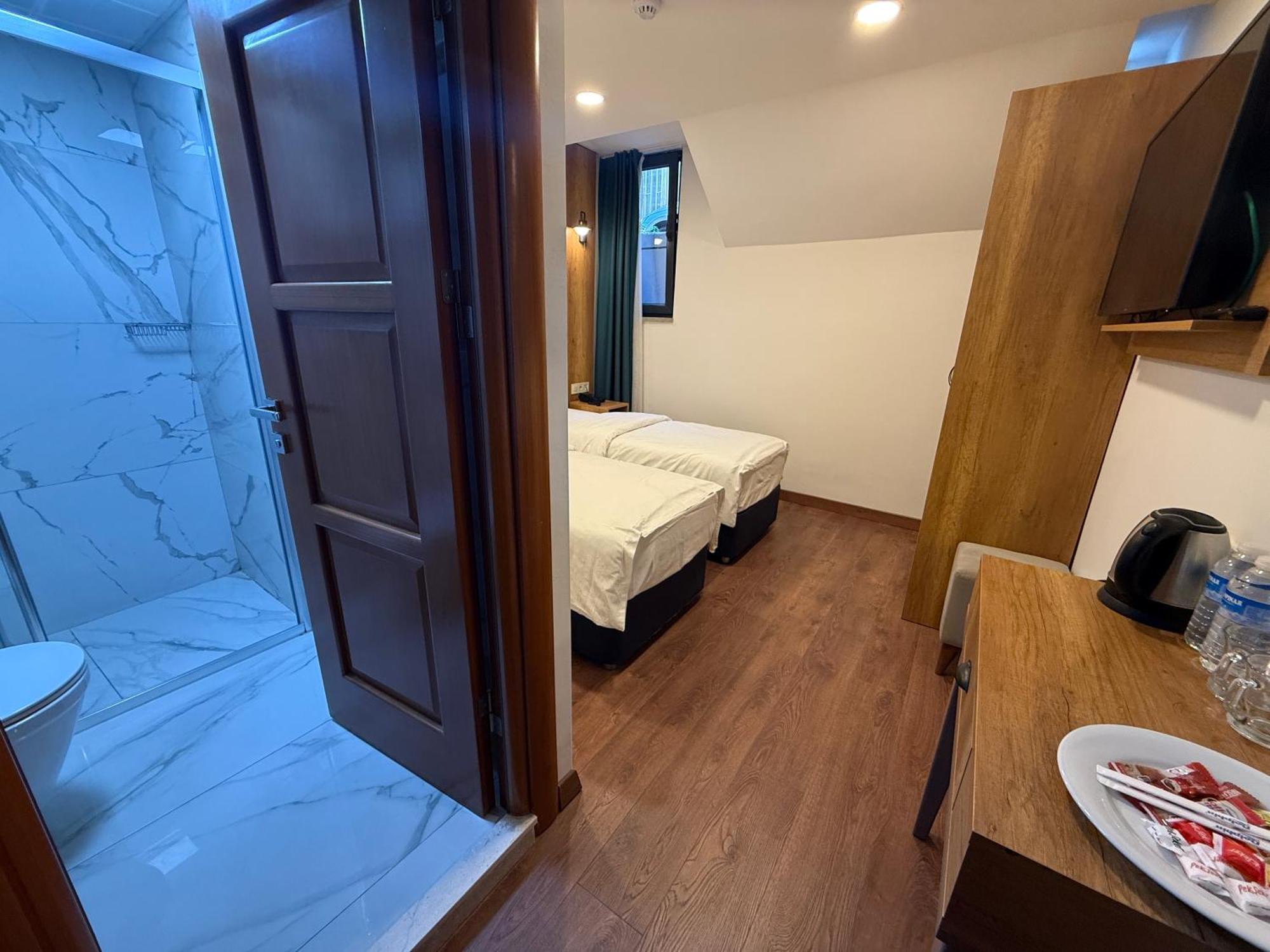 Pege Hotel — Fotoğraflar 2